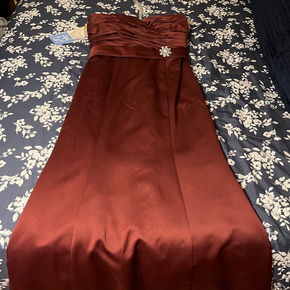 prom/wedding dress